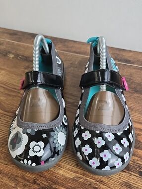 CHOOZE Jump Mary Jane Black White Floral Print Shoes Girls Sz 3Y Comfort